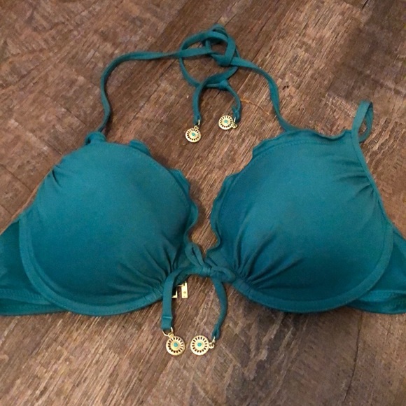 Bikini - Picture 5 of 8